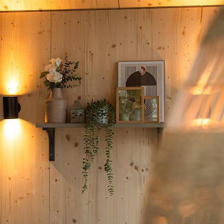 Tinyhouse Luxe Met Hottub Meerssen Exterior photo